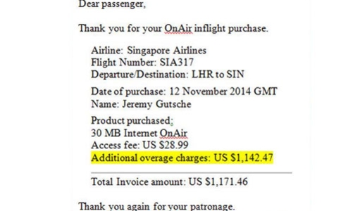Hành khách bị bắt trả 1.200 USD phí Wi-Fi trên máy bay
