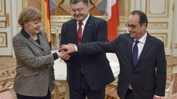 Ukraine ngày một căng thẳng, Pháp - Đức nêu sáng kiến hòa bình