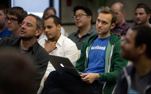 Thực tập ở Facebook không chỉ học hỏi được nhiều kinh nghiệm, làm việc trong môi trường chuyên nghiệp, mà còn nhận lương cao - Ảnh: Giz.<br>