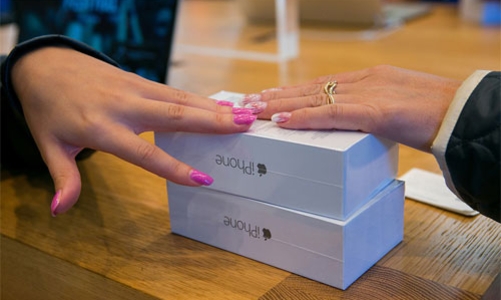 Giá iPhone tại Nga tăng gần 70% trong một tháng