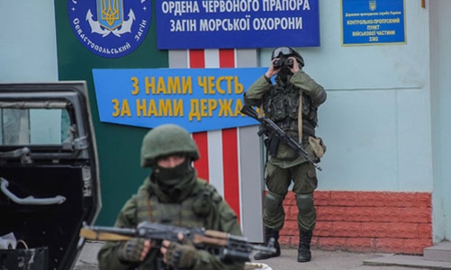 Mỹ, phương Tây dọa 