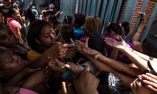 Người Venezuela sắp phải quét vân tay khi vào siêu thị