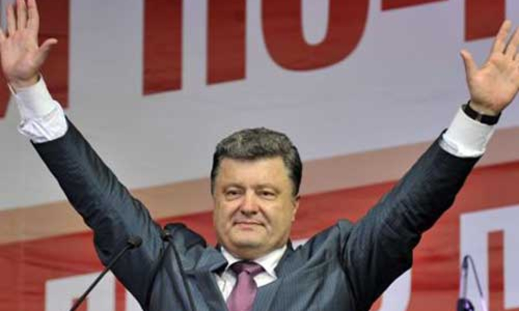 Ông Petro Poroshenko được mệnh danh là “vua chocolate” bởi ông là chủ của nhiều nhà máy sản xuất chocolate - Ảnh: AFP.<br>