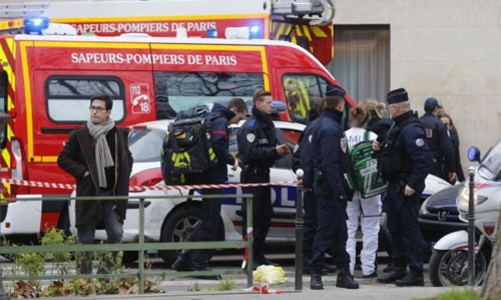 Tòa soạn báo Pháp bị xả súng, 12 người chết