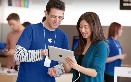 Cũng giống như Google và các tập đoàn công nghệ lớn khác, Apple thường 
hỏi những câu hỏi kỹ thuật dựa trên kinh nghiệm làm việc của ứng viên, 
song song với các câu hỏi thử trí thông minh.