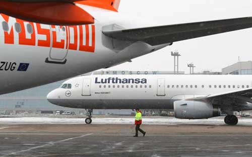 Nga có thể áp đặt hạn chế hoặc một lệnh cấm nhằm vào những hãng hàng không châu Âu đang khai thác các đường bay qua Siberia - Ảnh: Vedomosti.<br>