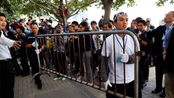 Tòa án Hồng Kông bắt đầu giải tán biểu tình