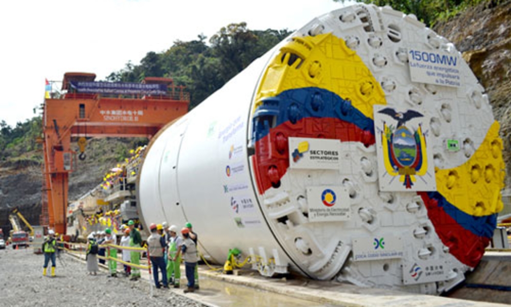 Ecuador xây đập thủy điện Coca Codo Sinclair với vốn từ Trung Quốc.<br>