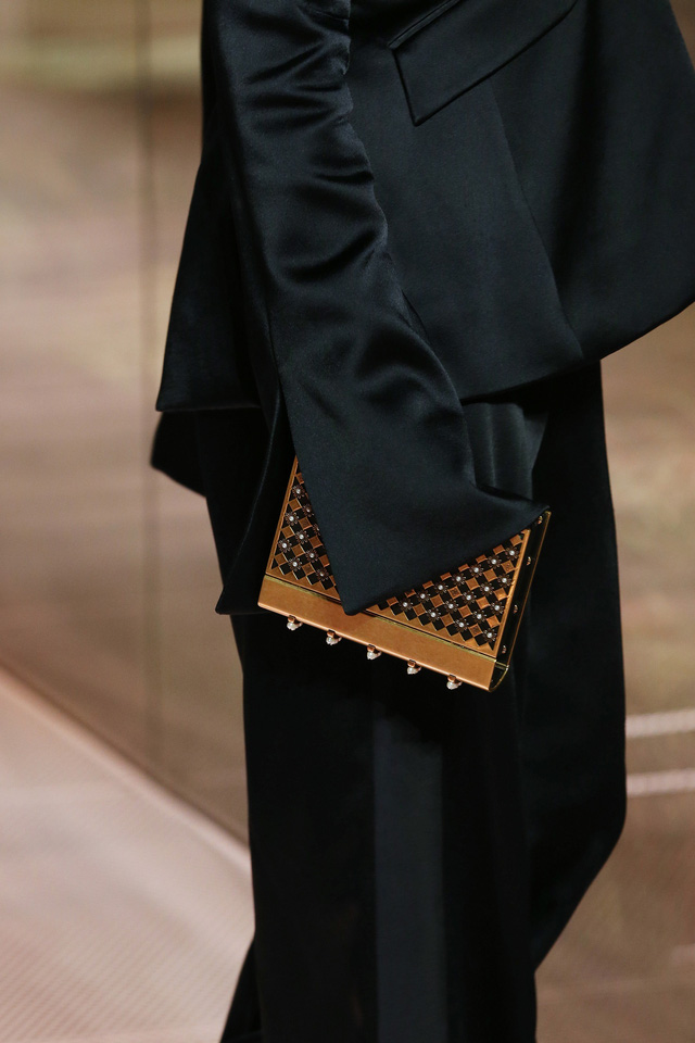 BST Haute Couture Xuân Hè 2021 của Fendi: những nữ thần cổ điển - Ảnh 13.
