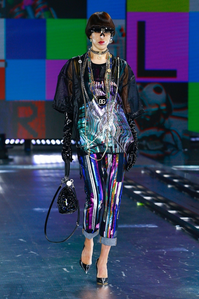 BST Thu – Đông 2021 của Dolce & Gabbana: những đứa trẻ công nghệ - Ảnh 3.