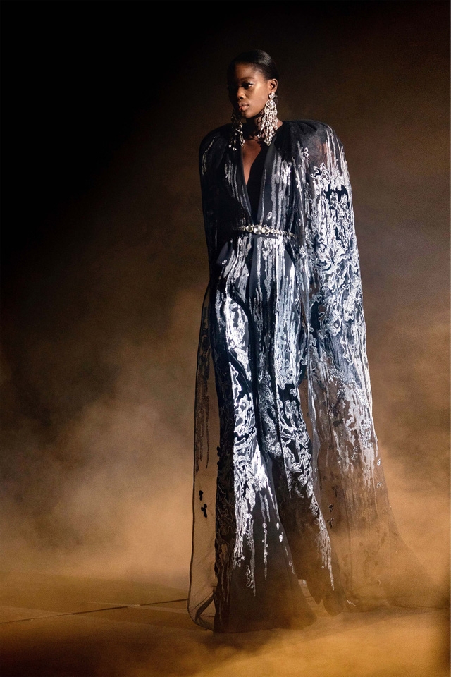 BST Haute Couture Xuân Hè của Elie Saab: nhà hát của giấc mơ - Ảnh 3.