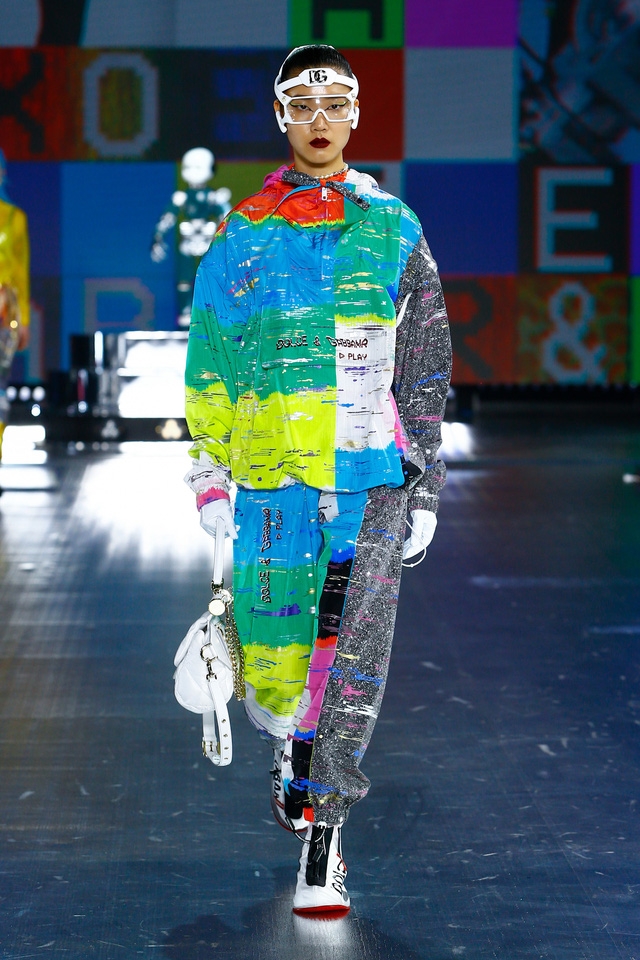 BST Thu – Đông 2021 của Dolce & Gabbana: những đứa trẻ công nghệ - Ảnh 2.