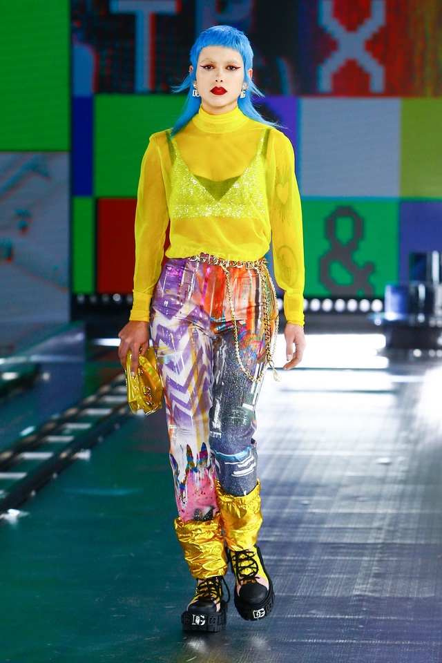 BST Thu – Đông 2021 của Dolce & Gabbana: những đứa trẻ công nghệ - Ảnh 1.