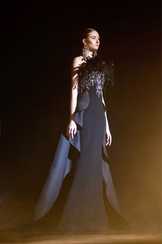 BST Haute Couture Xuân Hè của Elie Saab: nhà hát của giấc mơ - Ảnh 10.