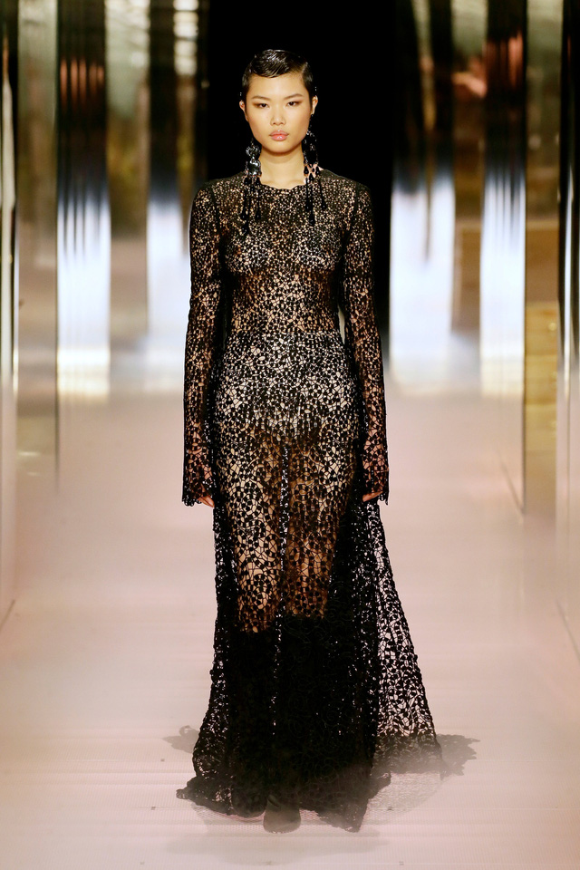 BST Haute Couture Xuân Hè 2021 của Fendi: những nữ thần cổ điển - Ảnh 10.