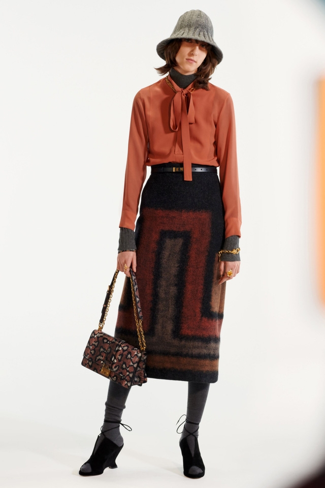 BST pre-fall 2019 của Christian Dior: những quý cô kiêu kỳ - Ảnh 6.