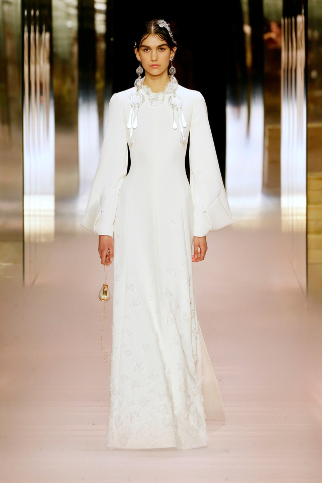 BST Haute Couture Xuân Hè 2021 của Fendi: những nữ thần cổ điển - Ảnh 9.