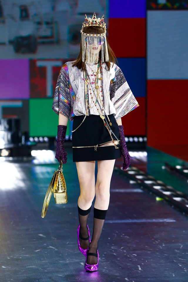 BST Thu – Đông 2021 của Dolce & Gabbana: những đứa trẻ công nghệ - Ảnh 10.