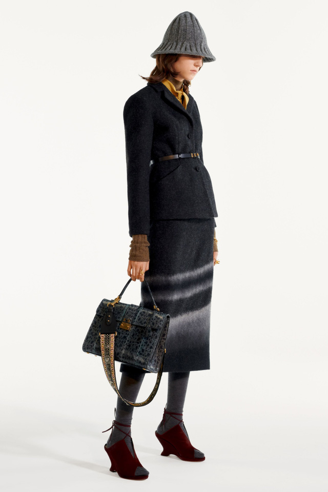 BST pre-fall 2019 của Christian Dior: những quý cô kiêu kỳ - Ảnh 8.
