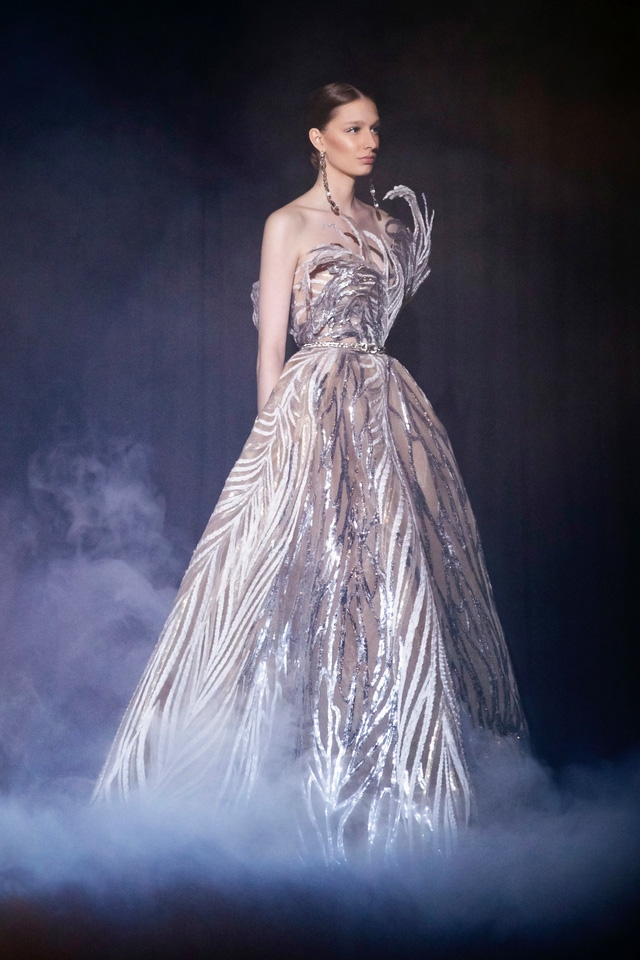 BST Haute Couture Xuân Hè của Elie Saab: nhà hát của giấc mơ - Ảnh 8.