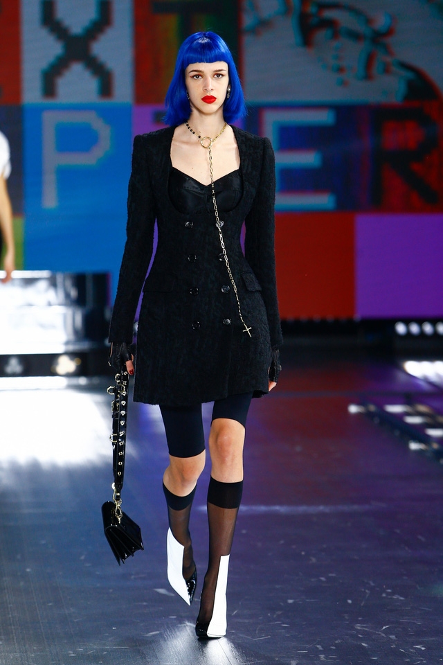 BST Thu – Đông 2021 của Dolce & Gabbana: những đứa trẻ công nghệ - Ảnh 6.