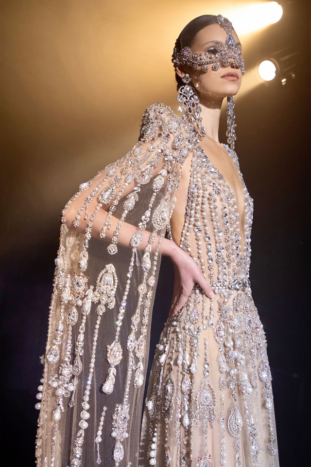 BST Haute Couture Xuân Hè của Elie Saab: nhà hát của giấc mơ - Ảnh 13.
