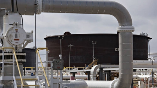 Giá dầu thế giới tăng mạnh nhất 2 tháng