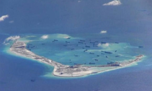Trung Quốc bị nghi xây đường băng thứ ba trên biển Đông