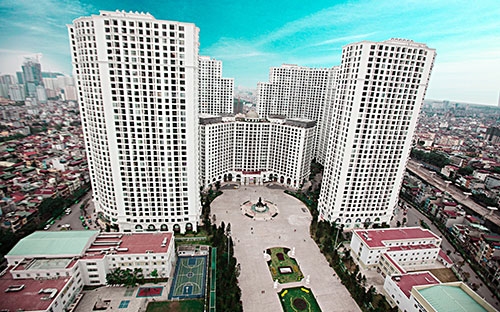 Từ R6 có lối đi thẳng xuống trung tâm thương mại dưới lòng đất lớn nhất 
châu Á, có lối đi riêng đến hầm để xe chung của toàn khu đô thị Royal 
City.