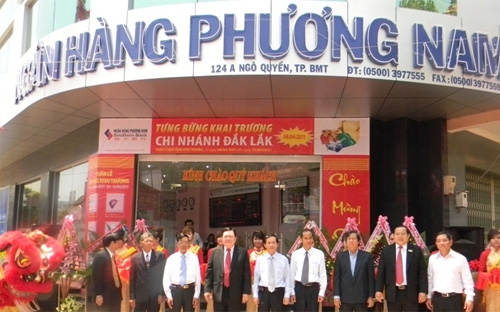 Báo cáo của Hội đồng Quản trị Southern Bank phục vụ cho phiên đại hội 
sắp tới khẳng định: “Hệ thống kiểm soát nội bộ của Southern Bank là khá 
chặt chẽ và được cài đặt trong mọi hoạt động nghiệp vụ tại tất cả các 
đơn vị phụ thuộc của ngân hàng...”.<br>