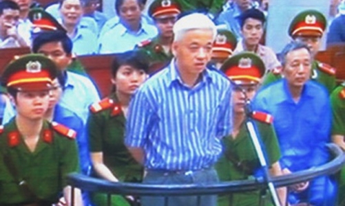 Hoãn phiên xử “bầu” Kiên vì vắng ông Trần Xuân Giá