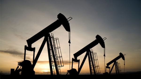 Giá dầu thế giới rẻ nhất trong 4 tháng