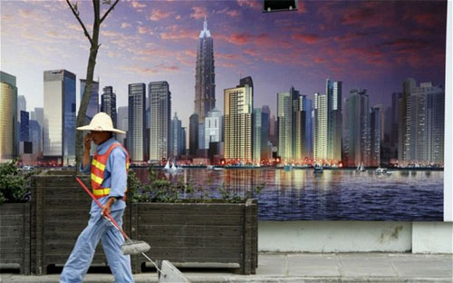 Theo giới chuyên gia, thách thức đối với các nhà hoạch định chính sách 
Trung Quốc hiện nay là đảm bảo sự ổn định của thị trường nếu các dữ liệu
 kinh tế tiếp tục xấu đi - Ảnh: EPA. 