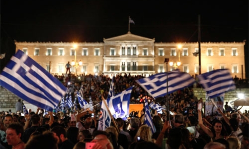 Bỏ phiếu chống, người Hy Lạp đặt một chân khỏi Eurozone