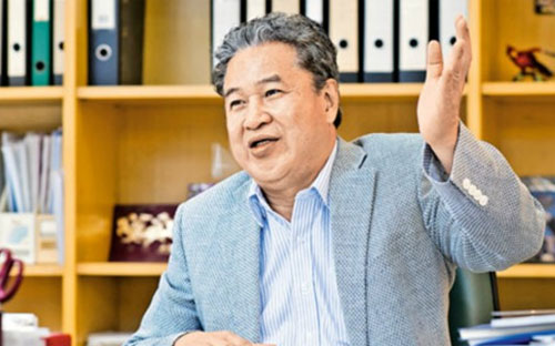 Ông Yeung Kin-man, nhà sáng lập kiêm giám đốc điều hành&nbsp; công ty Biel Crystal Manufactory.