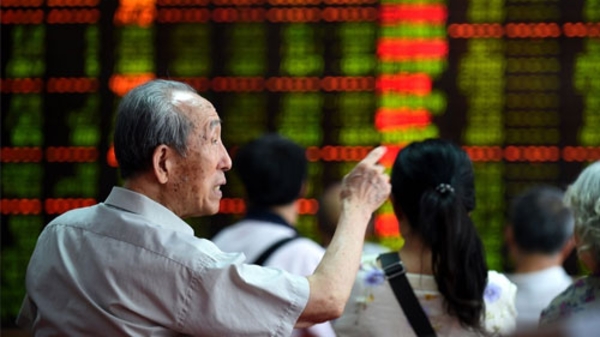 Chứng khoán Trung Quốc: Càng cứu càng “tuyệt vọng”