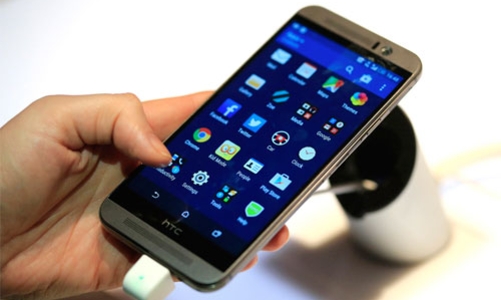 Thương hiệu HTC bị coi là “vô giá trị”