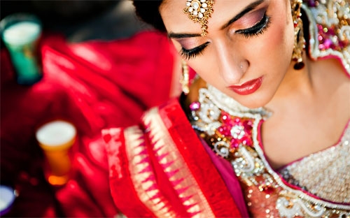 Mọi chuyện đơn giản xuất phát từ vấn đề cung-cầu. Và các cô gái Ấn hiện nay có rất nhiều đàn ông để lựa chọn làm bạn đời.