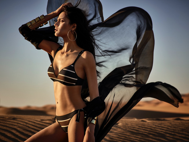 Bikini hot cho tháng 6 thêm nóng bỏng - Ảnh 1.