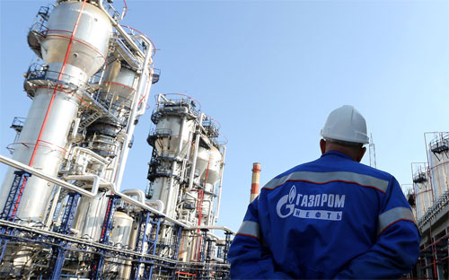 Mặc dù giá khí đốt ở châu Âu, thị trường xuất khẩu chủ đạo của Gazprom, 
giảm 24% xuống còn 284,2 USD/1.000 mét khối trong quý 1, mức giá tính 
bằng Rúp tăng 37%. <br>