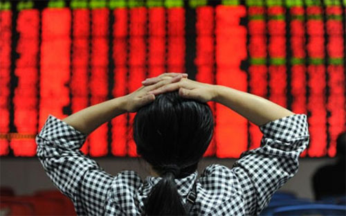 Sau phiên giảm 8,5%, mạnh nhất trong 8 năm rưỡi, vào hôm thứ Hai tuần này, thị trường chứng khoán Trung Quốc đang dần hồi phục. 