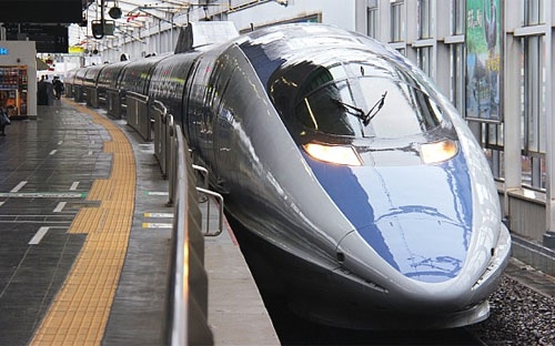 Một đoàn tàu cao tốc của Nhật Bản.<br>