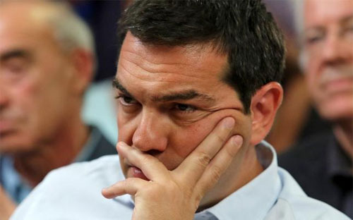 Thủ tướng Hy Lạp Alexis Tsipras trong một cuộc họp ở Athens ngày 5/8 - Ảnh: Reuters.<br>