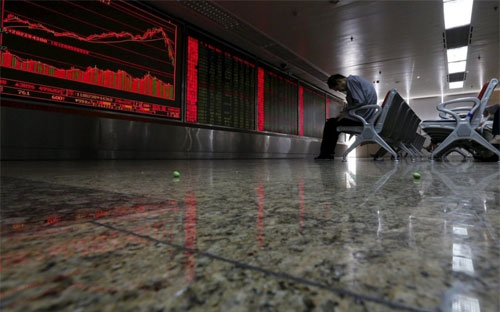 Đợt sụt giảm của thị trường chứng khoán Trung Quốc sẽ có ảnh hưởng lâu dài tới thị trường bất động sản nước này - Ảnh: Reuters.<br>