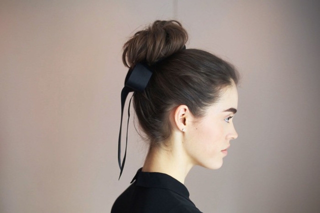 7 bước cho một búi tóc cổ điển đi dự tiệc - Ảnh 8.