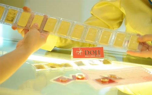 Từ đầu tháng tới nay, giá vàng SJC đã “bốc hơi” 300.000 đồng/lượng.