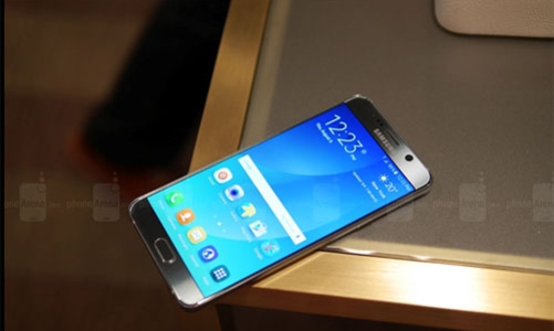 Samsung trình làng smartphone màn hình lớn hơn iPhone 6 Plus