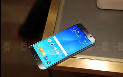 Một chiếc Samsung Galaxy S6 Edge Plus.<br>