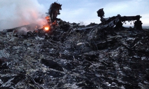 Hiện trường vụ máy bay Malaysia rơi tại Ukraine