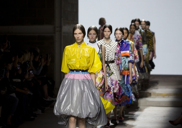 Hè 2018: Những gam màu hot - Ảnh 1.